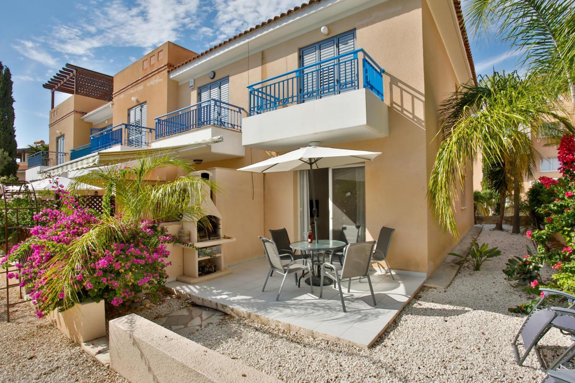 Casa Del Sol Townhouse In Iris Village Paphos Exterior photo