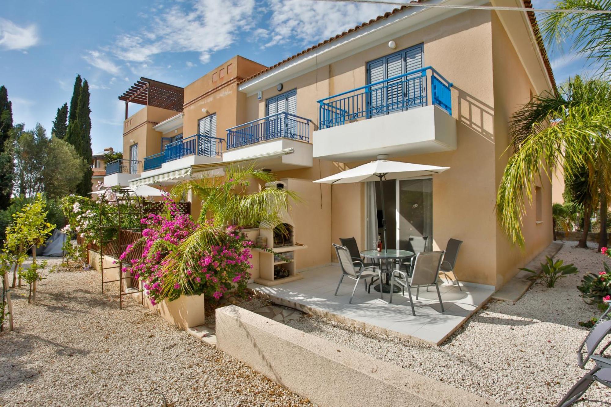 Casa Del Sol Townhouse In Iris Village Paphos Exterior photo